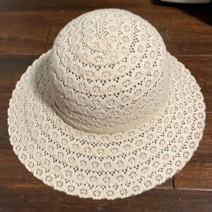 Four Buttons Lace Blush Pink Hat
